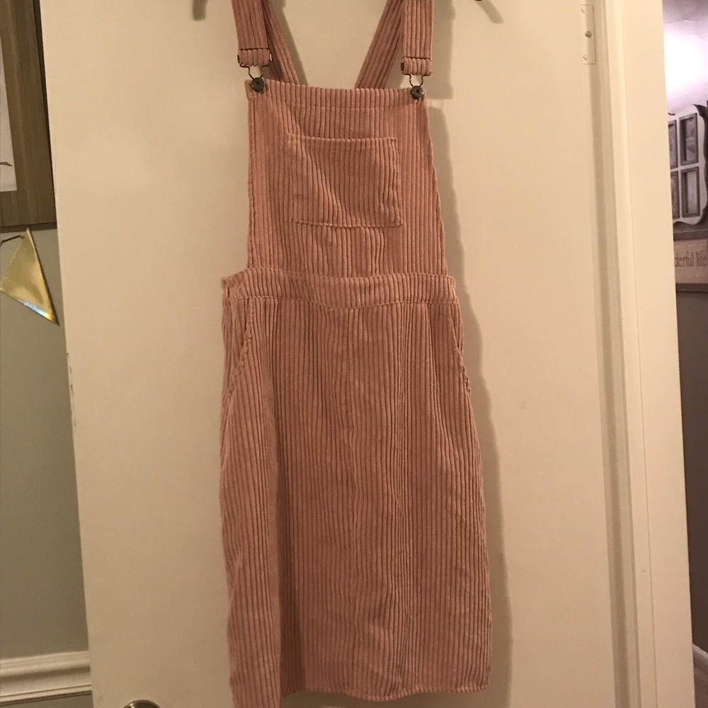 Dusty pink corduroy overall dress 💜Size M
